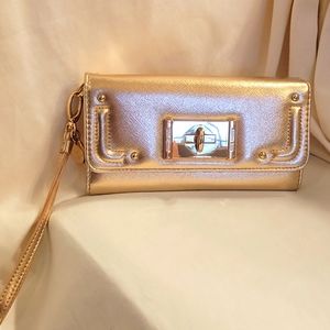 EUC! Steve Madden Rose Gold wristlet